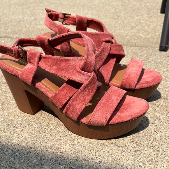 Ladies sandals - Picture 1 of 2
